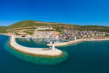 3 reasons why you should invest in Lustica Bay